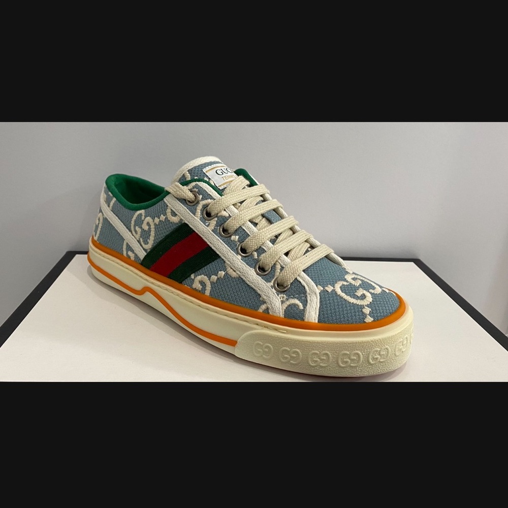 Authentic New Gucci Shoes - Picture 2 of 5
